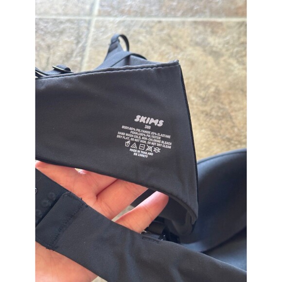 Skims Fits Everybody T-shirt Demi Bra Onyx Size 38B - Picture 6 of 7